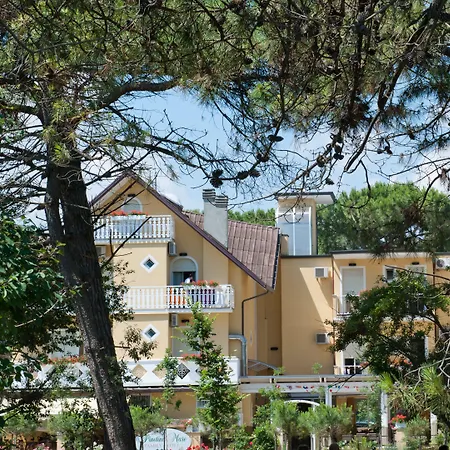 Pinetina Mare Baby Family Hotel 3*