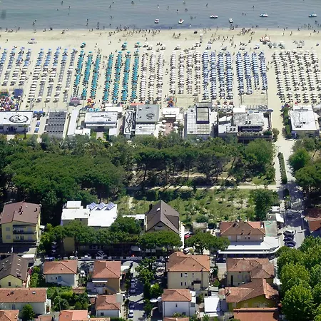 Hotel Pinetina Mare Baby Family 3*