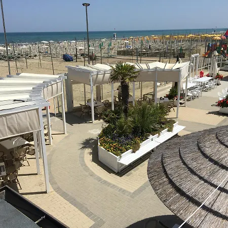 Hotel Pinetina Mare Baby Family Pinarella
