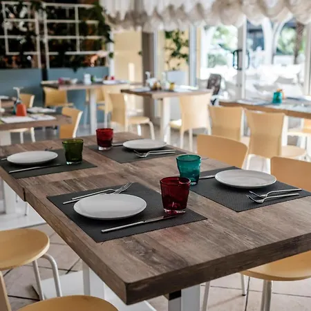 Hotel Pinetina Mare Baby Family 3*