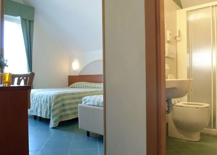 Hotell Pinetina Mare Baby Family 3*