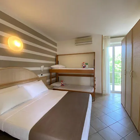 Hotell Pinetina Mare Baby Family