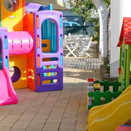 Hotell Pinetina Mare Baby Family 3*