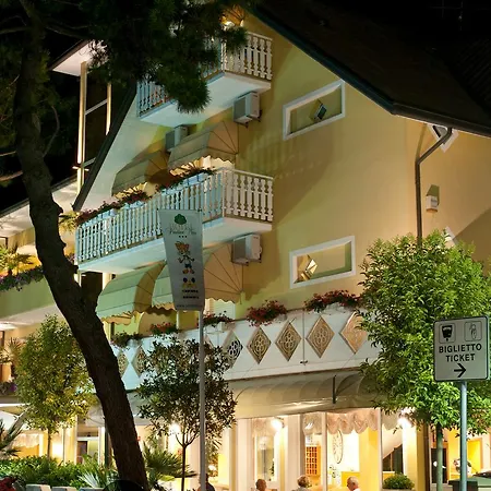 Hotel Pinetina Mare Baby Family